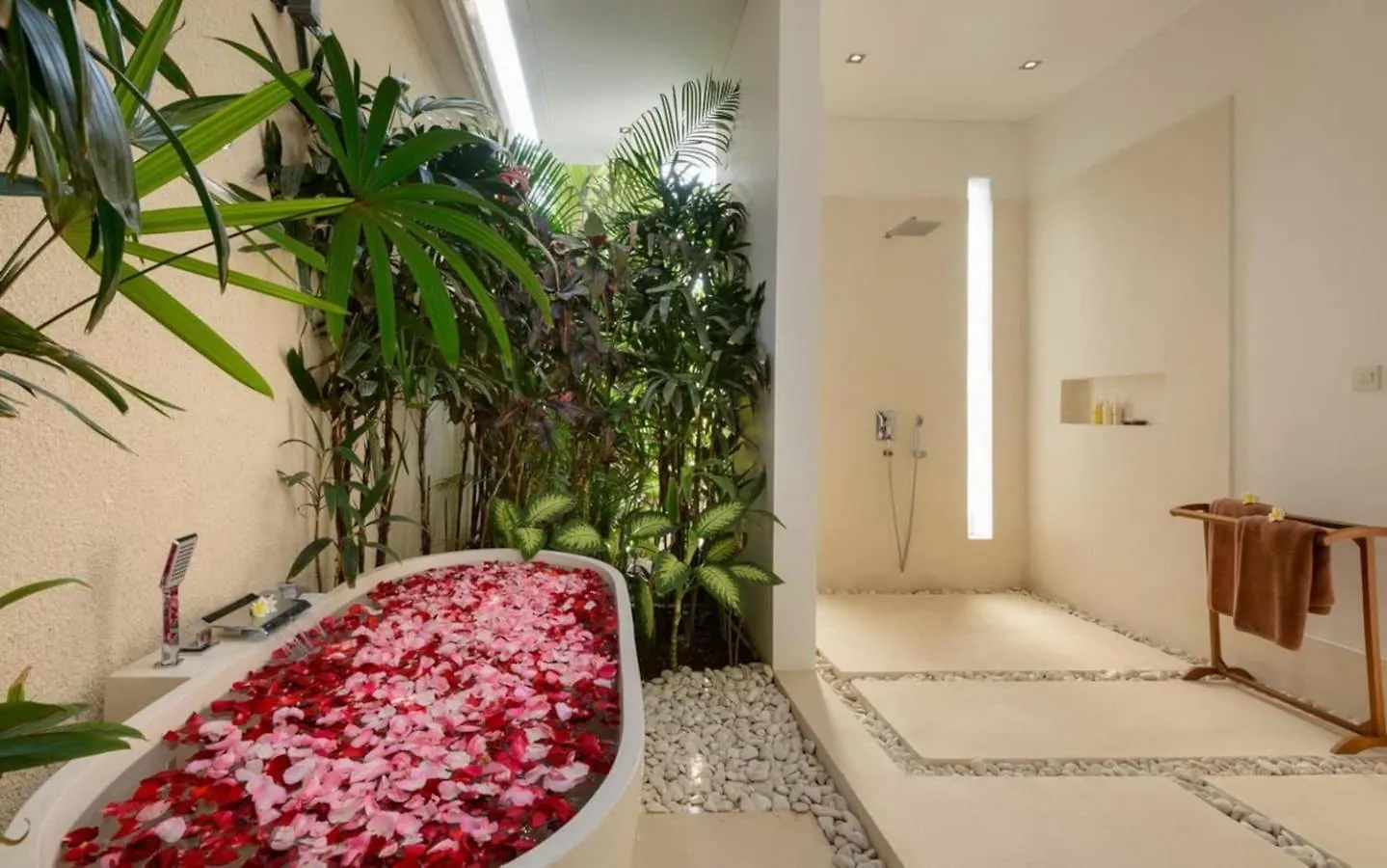 Gorgeous Tropical 3 Bed Pool Villa, 24Hr Security Seminyak 0*,