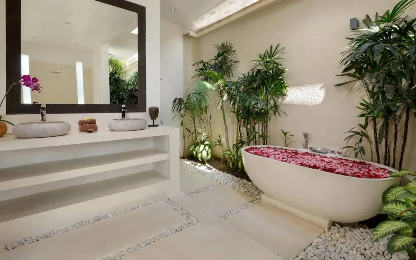 Villa Gorgeous Tropical 3 Bed Pool Villa, 24Hr Security Seminyak Indonesië