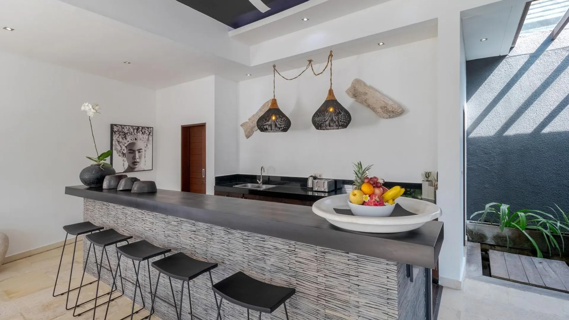 Gorgeous Tropical 3 Bed Pool Villa, 24Hr Security Σεμινιάκ 0*,  Ινδονησία