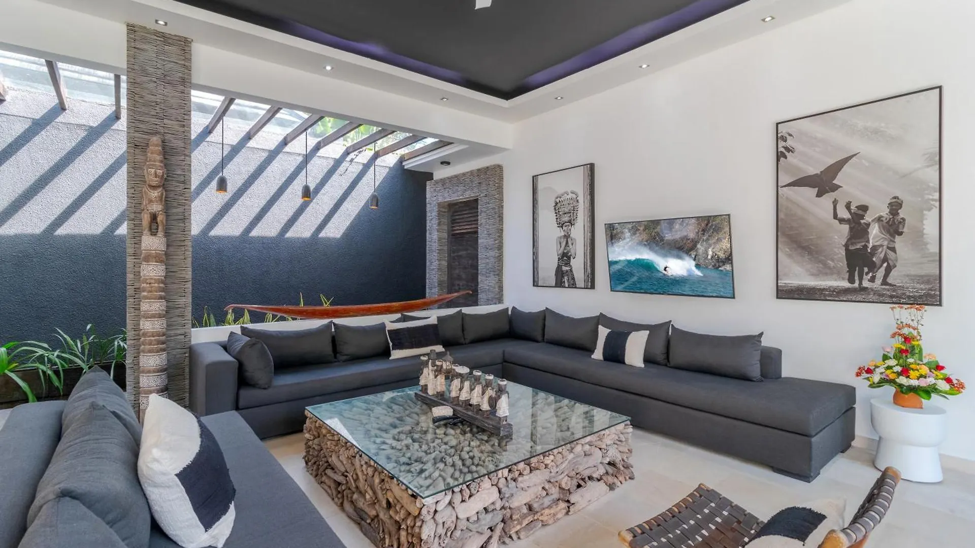Gorgeous Tropical 3 Bed Pool Villa, 24Hr Security Seminyak