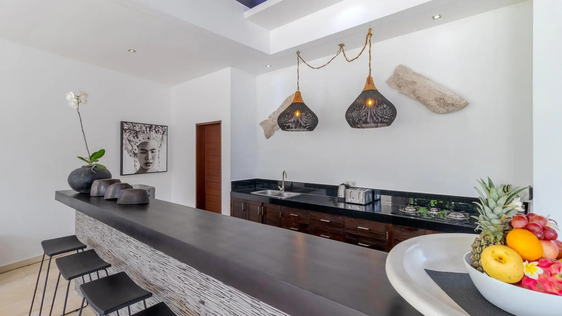 Villa Gorgeous Tropical 3 Bed Pool Villa, 24Hr Security Seminyak