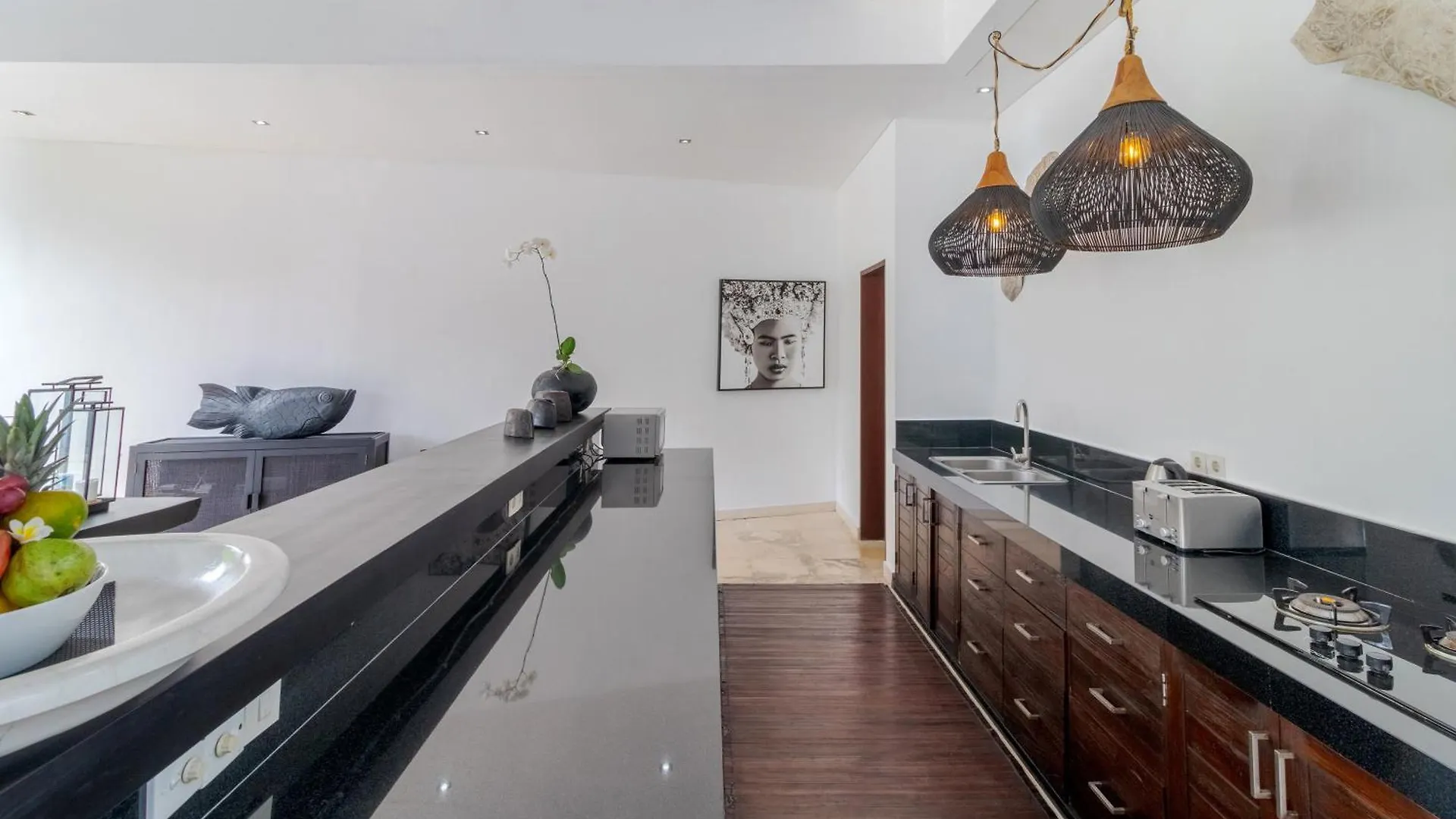 Gorgeous Tropical 3 Bed Pool Villa, 24Hr Security Seminyak Villa