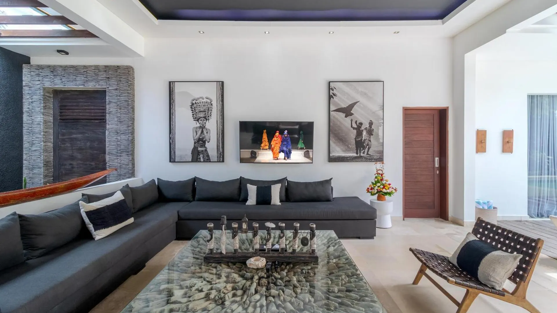 Gorgeous Tropical 3 Bed Pool Villa, 24Hr Security Seminyak Villa