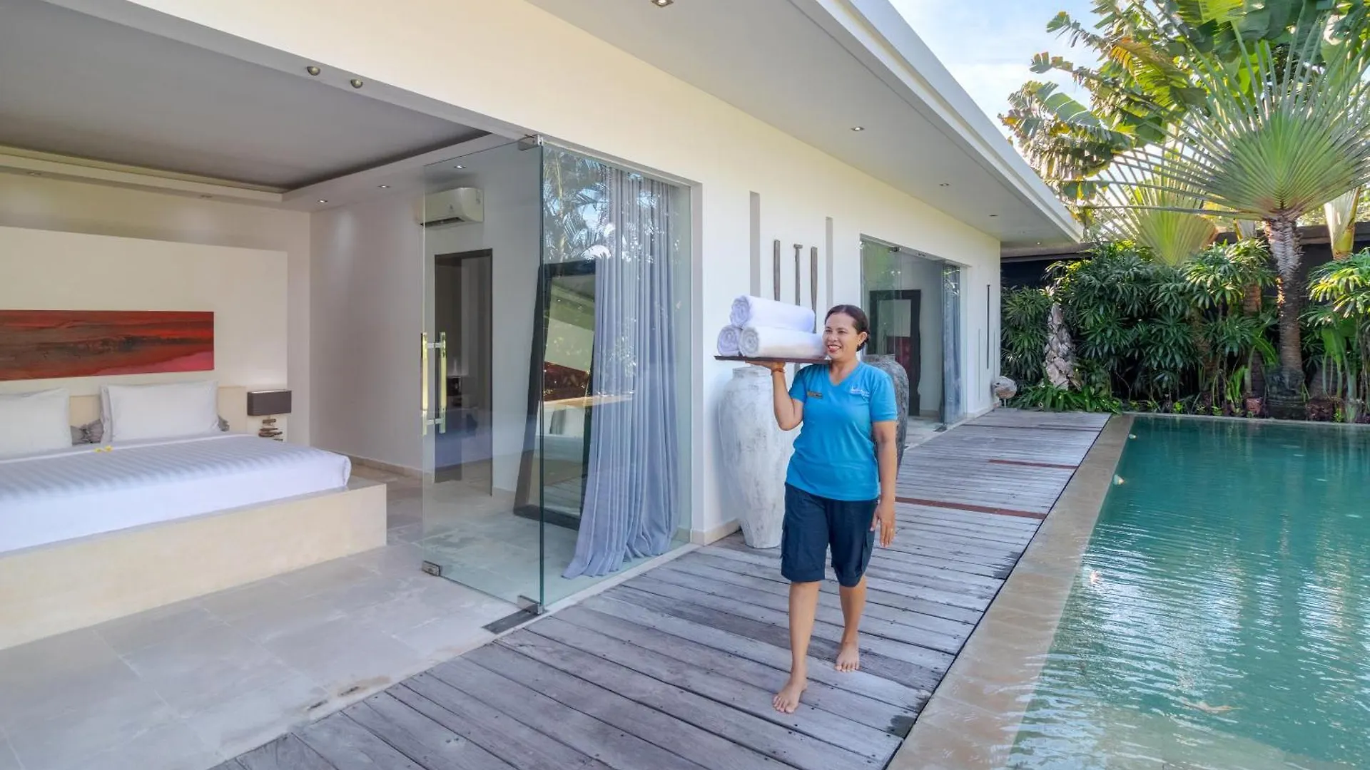 Gorgeous Tropical 3 Bed Pool Villa, 24Hr Security Seminyak Villa