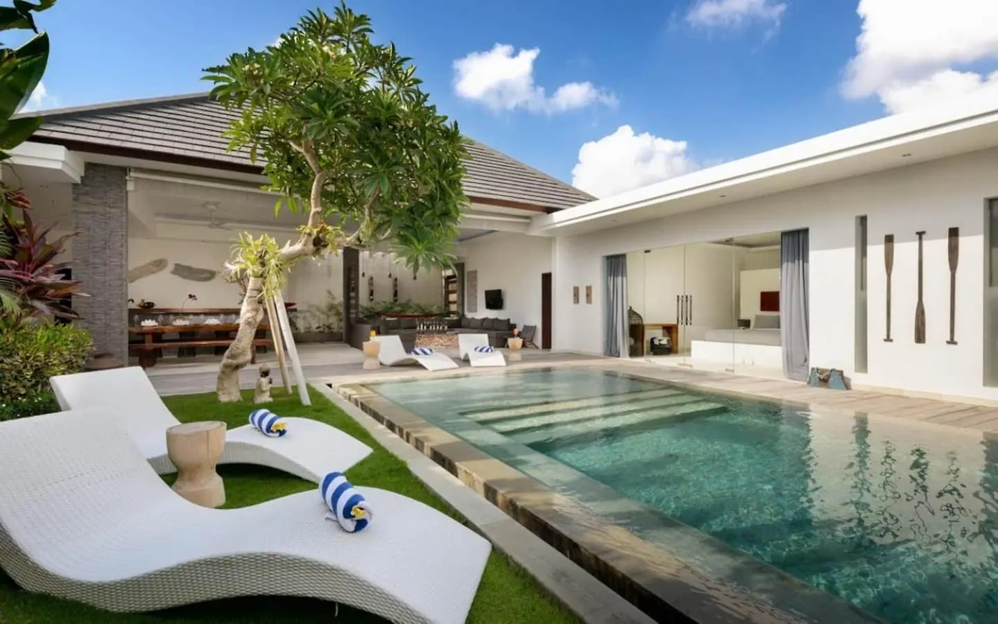 Gorgeous Tropical 3 Bed Pool Villa, 24Hr Security location