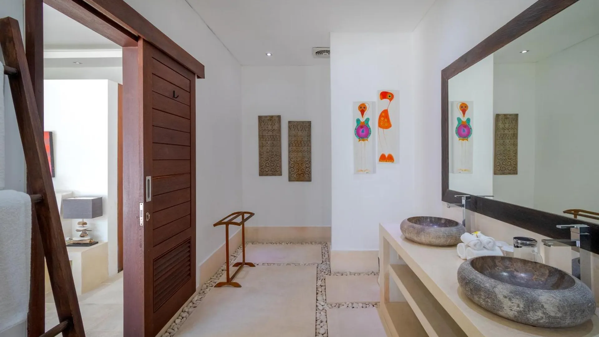 Gorgeous Tropical 3 Bed Pool Villa, 24Hr Security Seminyak 0*,  Indonésie
