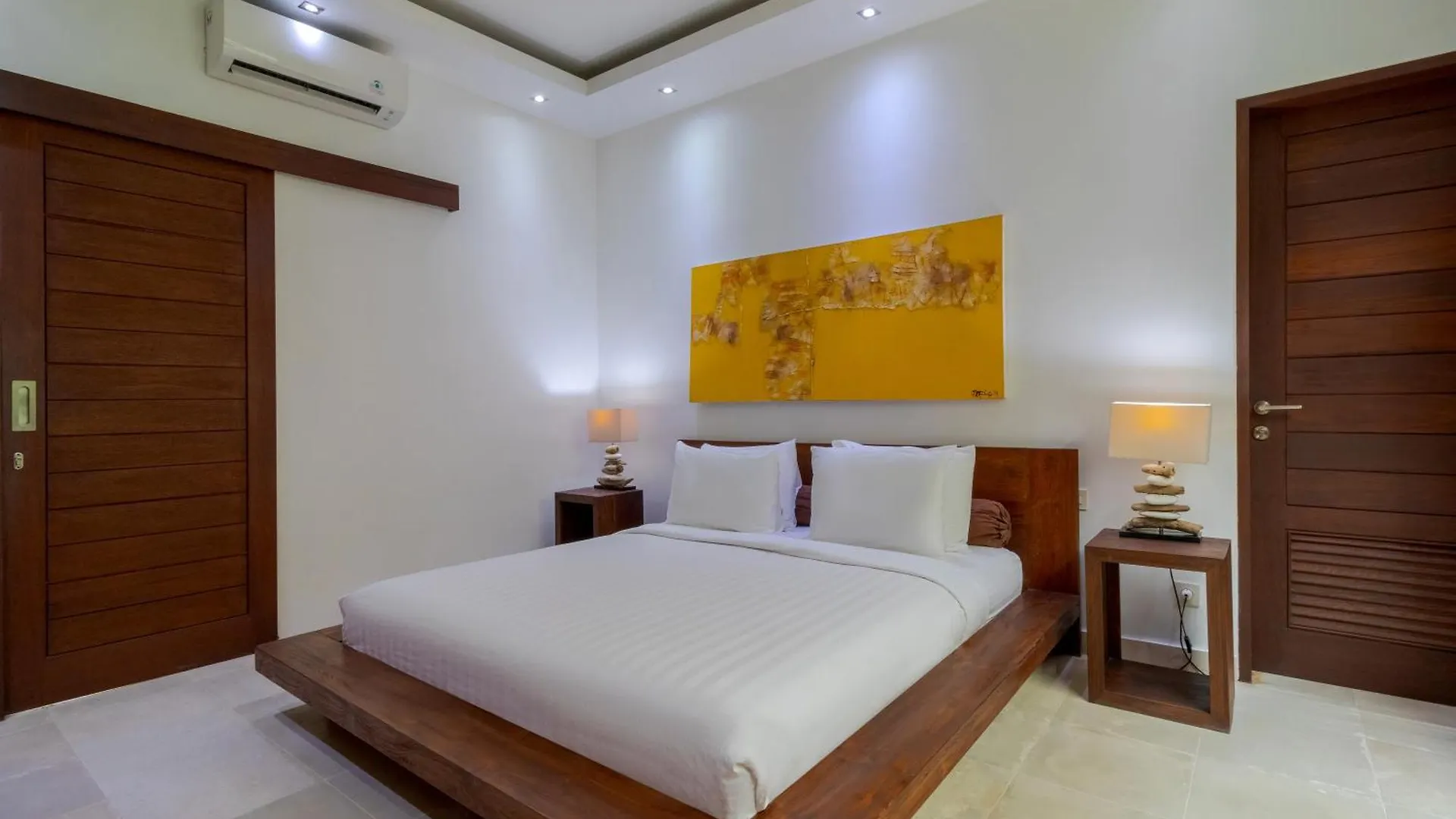 Gorgeous Tropical 3 Bed Pool Villa, 24Hr Security Seminyak 0*,  Indonésie